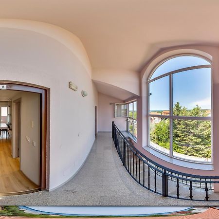 Nice And New Peroj Extérieur photo