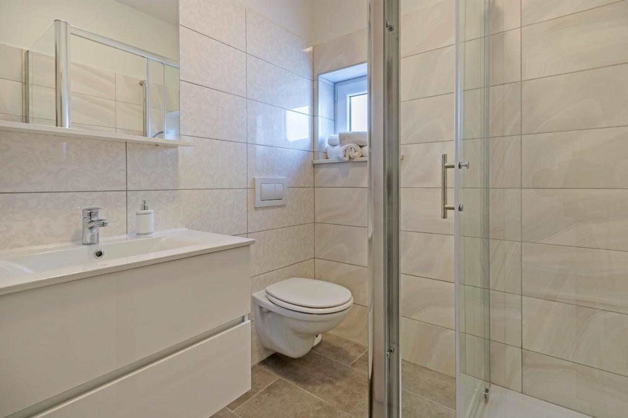 Nice And New Peroj Extérieur photo